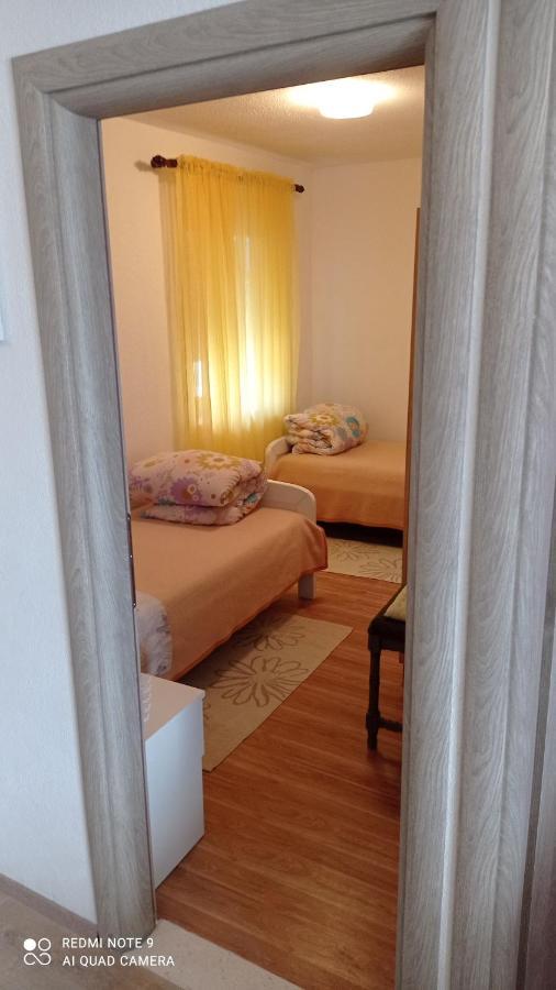 Holiday Home Marija Vrlika Exterior foto